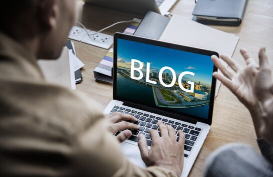ブログはストック型のメディアであり、主要なSNSのほとんどはフロー型メディア